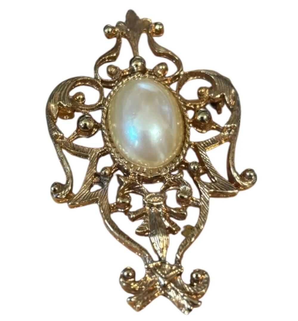Vintage Faux Moonstone Cabochon Brooch Gold Tone Ornate Scroll Filigree Pin